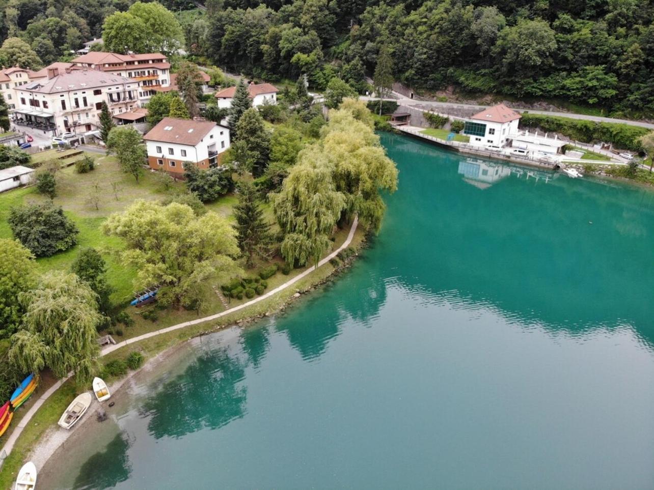 Vila Labod, Unique Villa At The Lake Most na Soči Kültér fotó