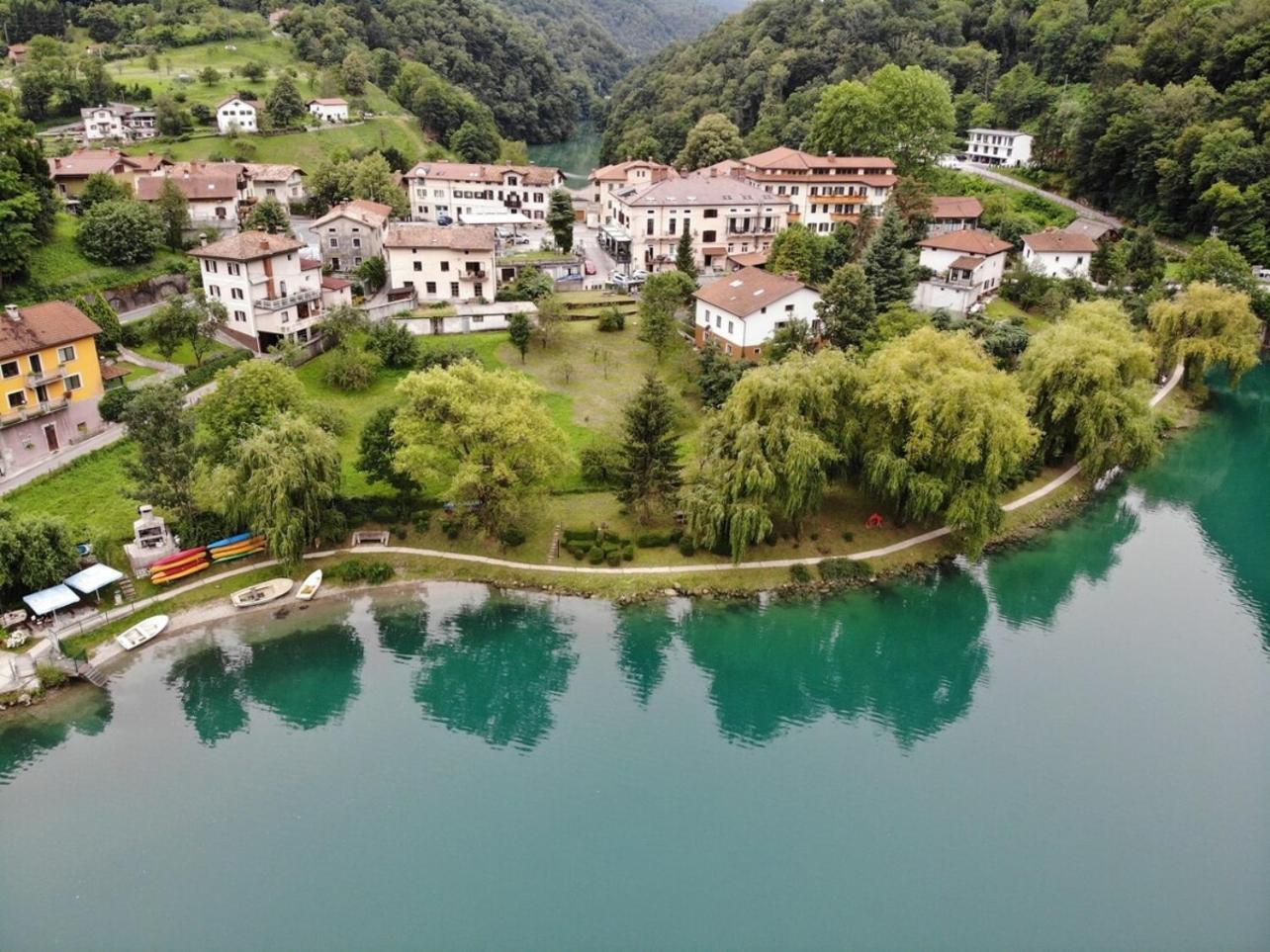 Vila Labod, Unique Villa At The Lake Most na Soči Kültér fotó